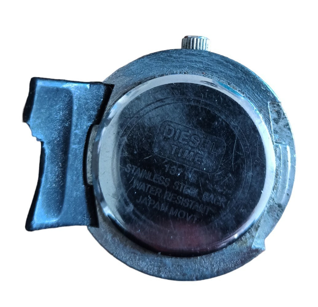 Montre Diesel Time vintage quartz – cadran noir, design rétro, élégant