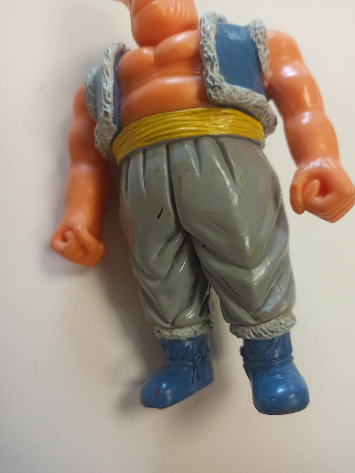 Figurine vintage Dragon Ball GT homme orange, jouet rétro ancien, tenue grise bl