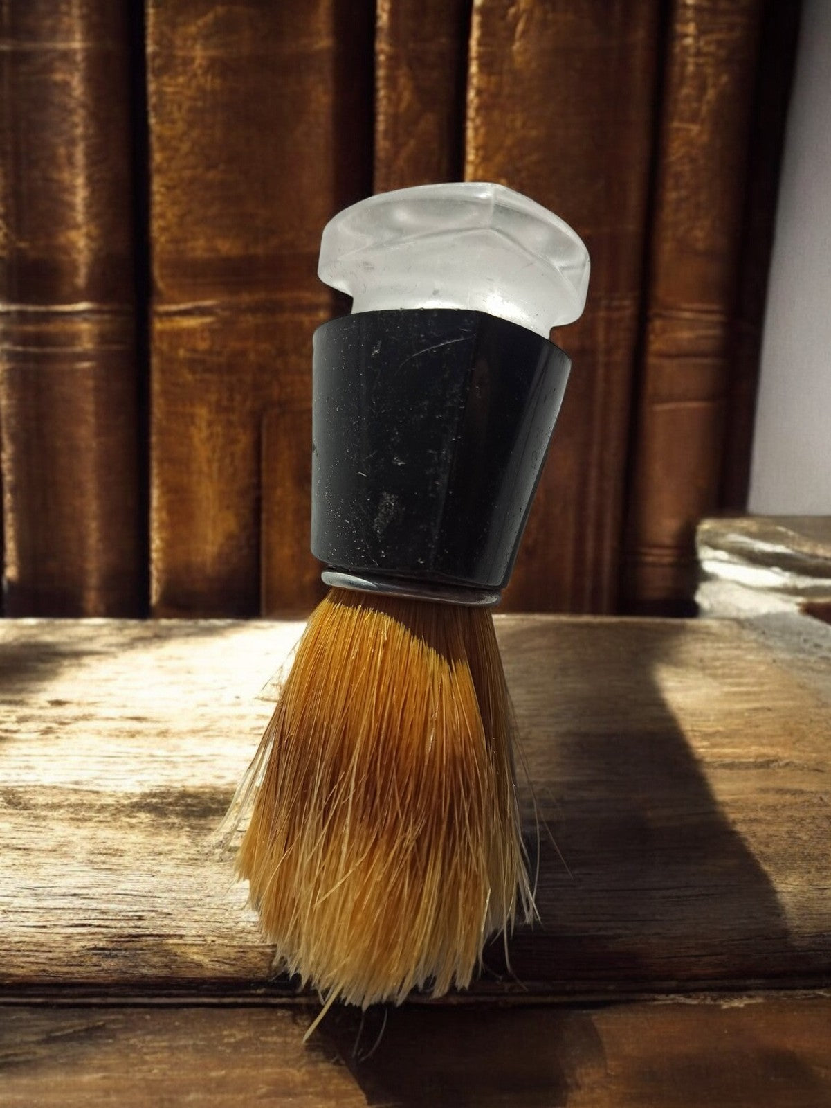 Brosse de barbier ancienne vintage années 1920, manche facetté déco rétro