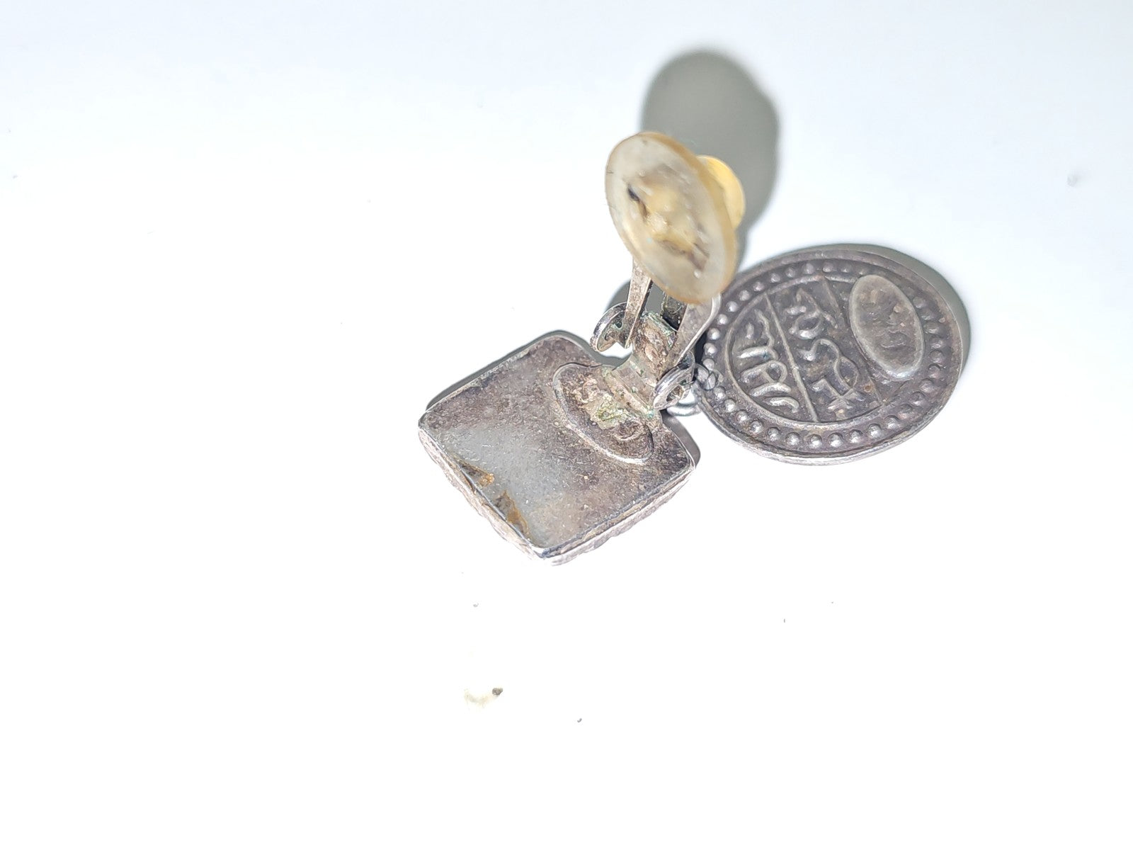 Boucle d?oreille ancienne orpheline Gas, vintage, bijou unique, collection