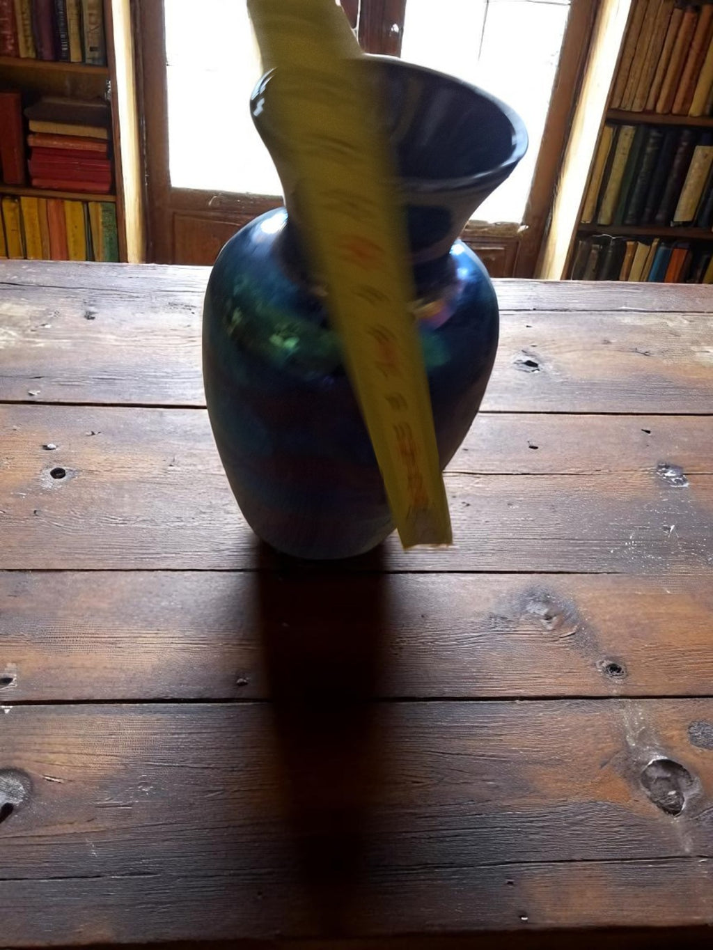 Vase vintage en céramique irisée bleu violet, pièce unique déco rétro