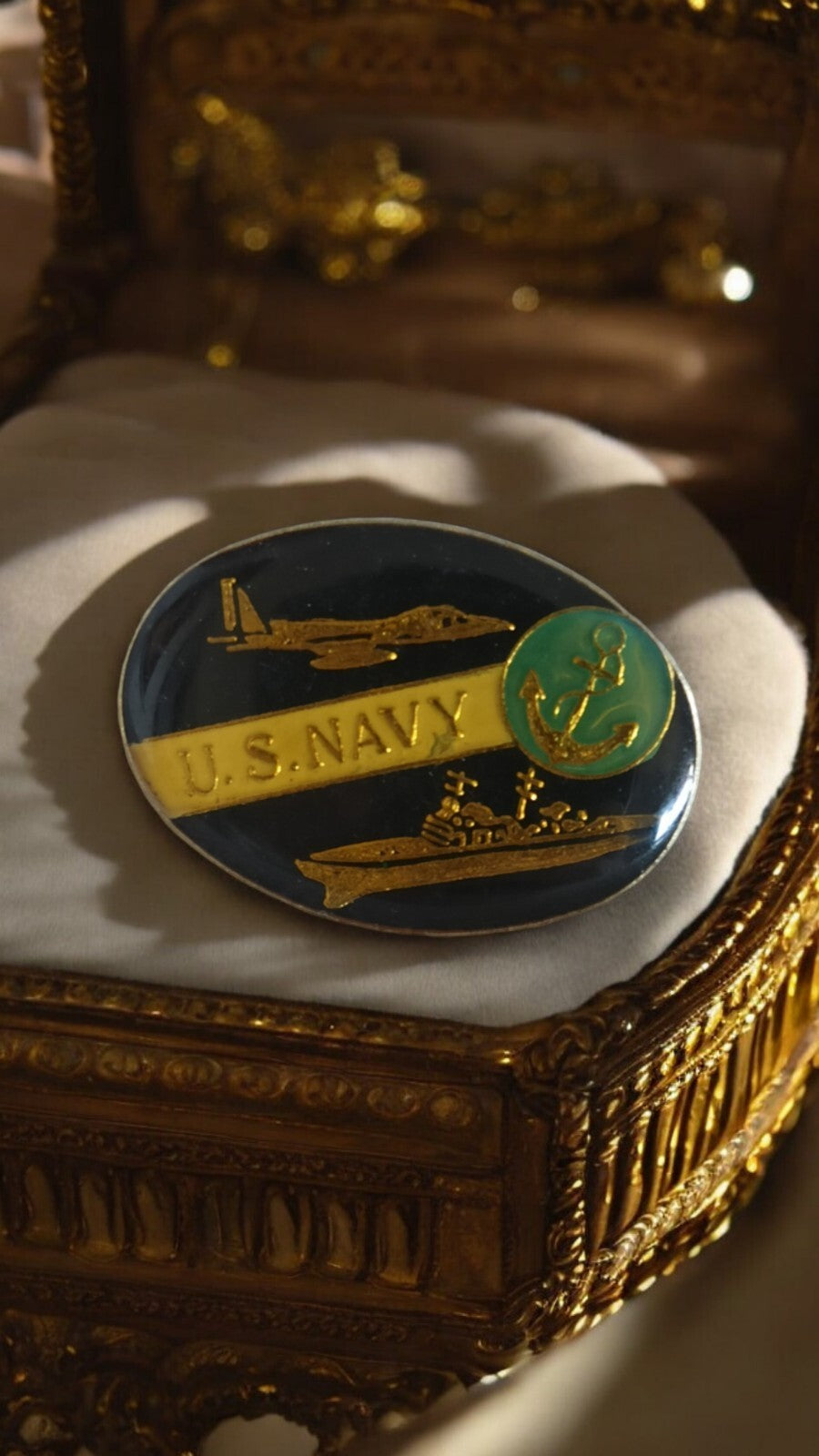 Insigne vintage U.S. Navy émaillé, avion porte-avions, marine militaire