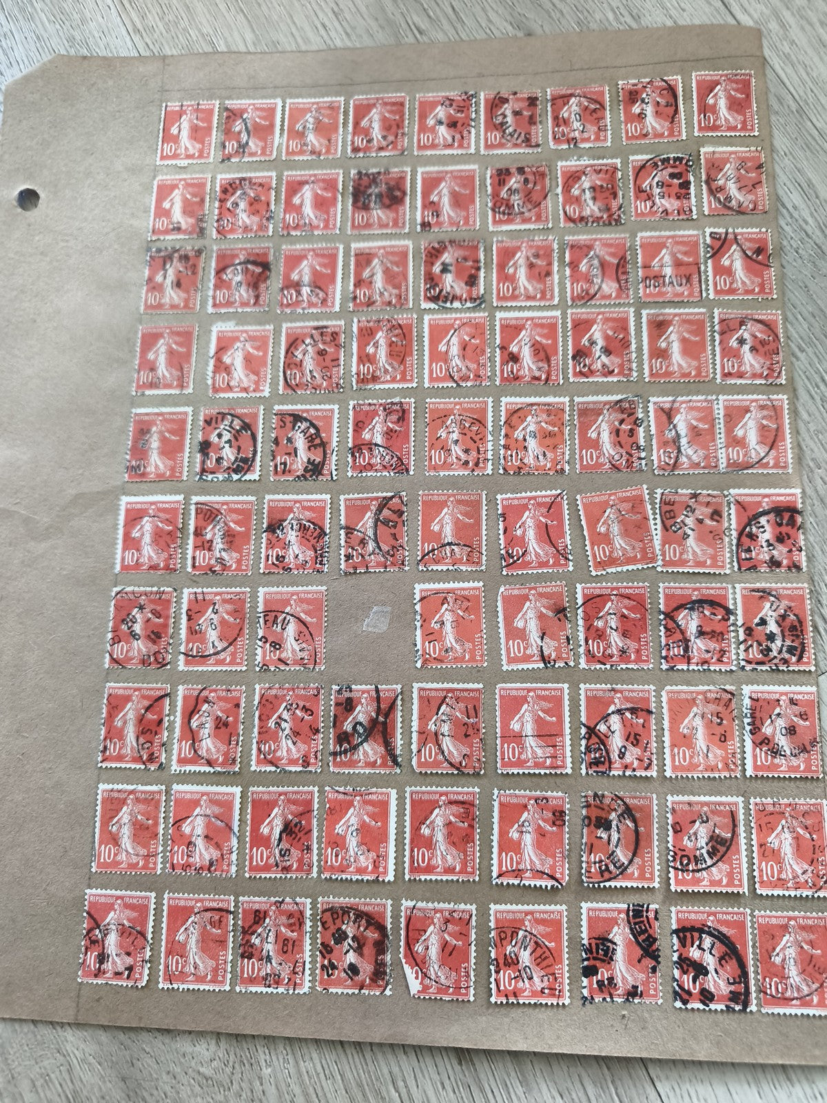 Gros lot timbres anciens Marianne 10c rouges oblitérés étude philatélie France