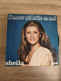 Vinyle 45 tours Sheila L'amour qui brûle en moi pochette couleur Carrere