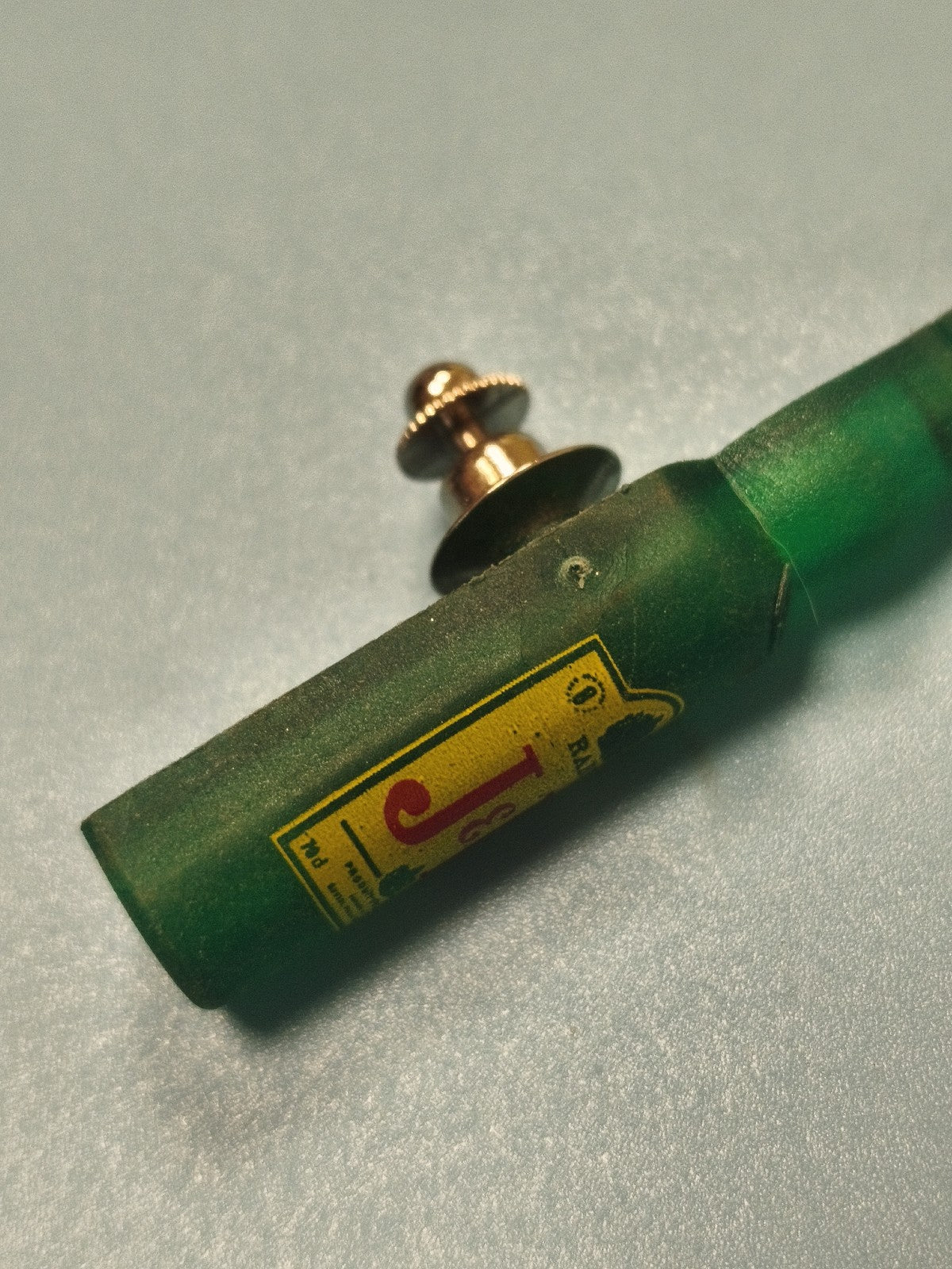 Pin's vintage J&B bouteille verte collection pub ancienne rare