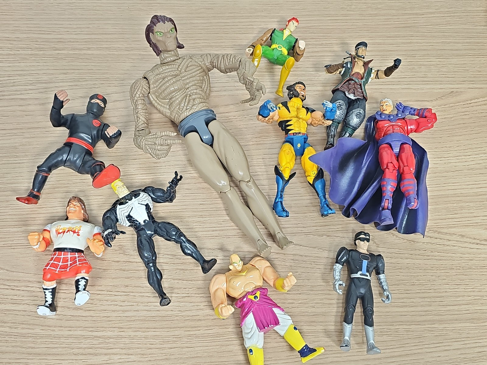 Lot figurines rétro Marvel X-Men Venom Magneto vintage années 90 occasion
