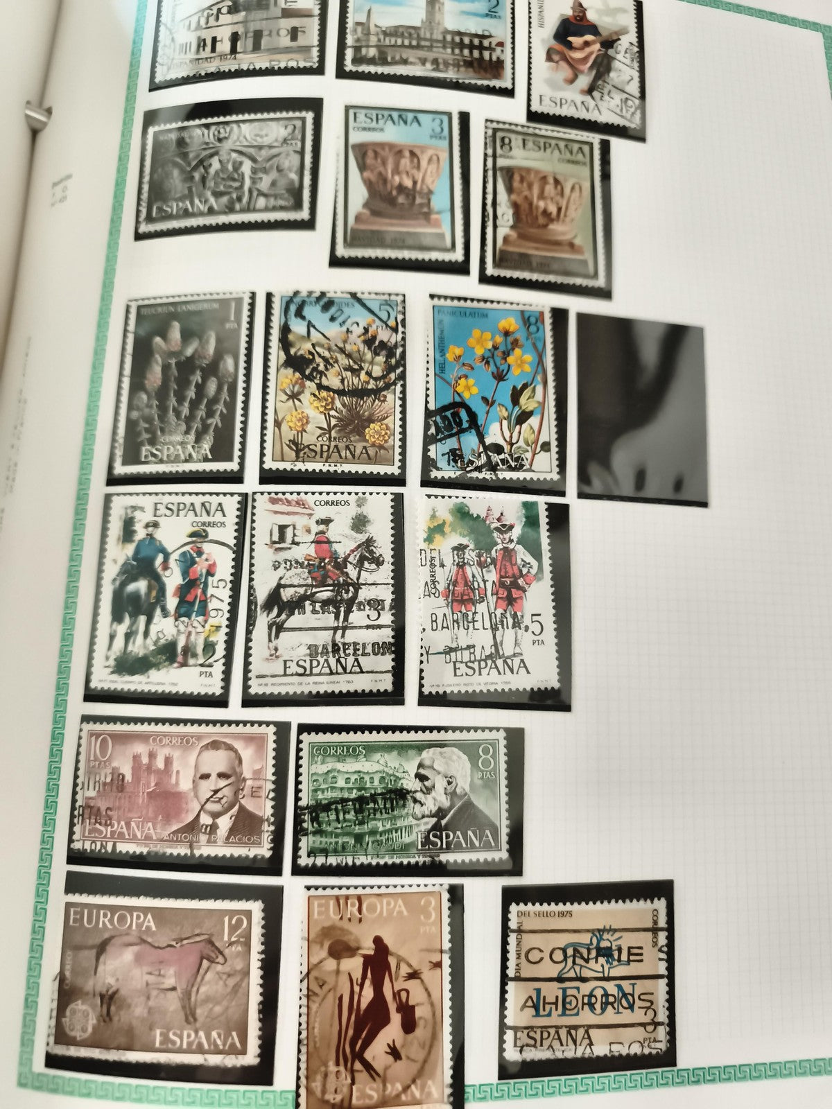 Timbres Espagne oblitérés thématiques architecture flore Europa philatélie