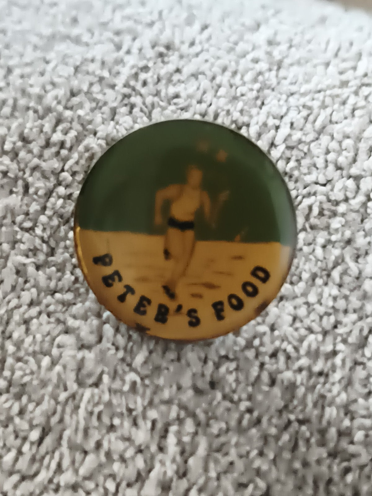 Pin's vintage Peter's Food coureur, badge ancien publicitaire (Ref 10)