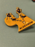 Vintage pin's Algernon main jaune sportif collection rétro (Ref 13)