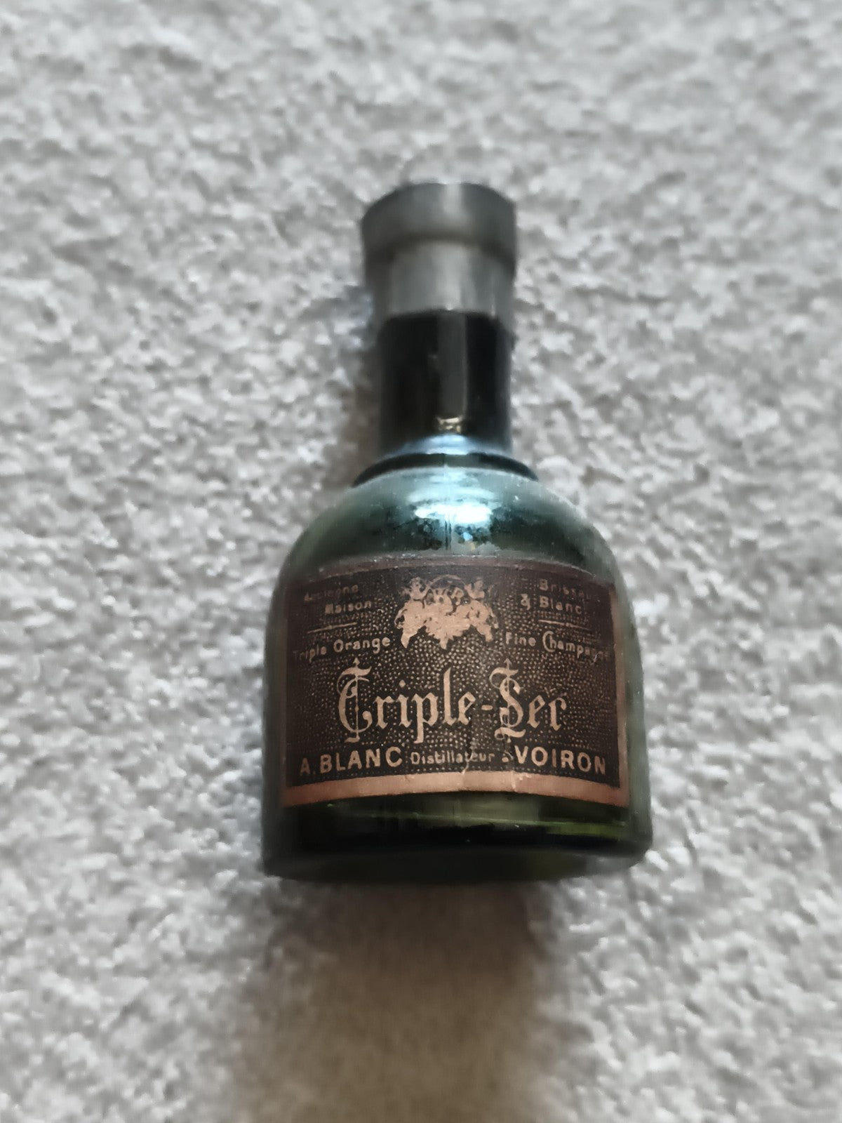 Mignonnette vintage Triple Sec A. Blanc Voiron ancienne bouteille liqueur