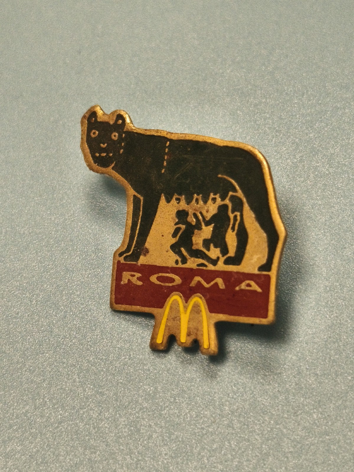 Pin's vintage McDonald's Roma Louve Capitoline collection fast-food rare