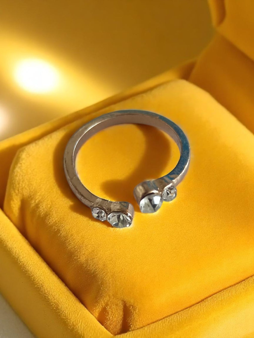 Bague fantaisie vintage ouverte strass argenté rétro chic taille 56