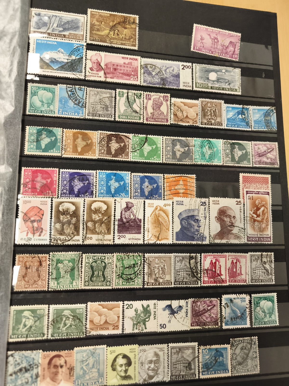 Lot de timbres Inde multicolores, thématiques variées, oblitérés et neufs