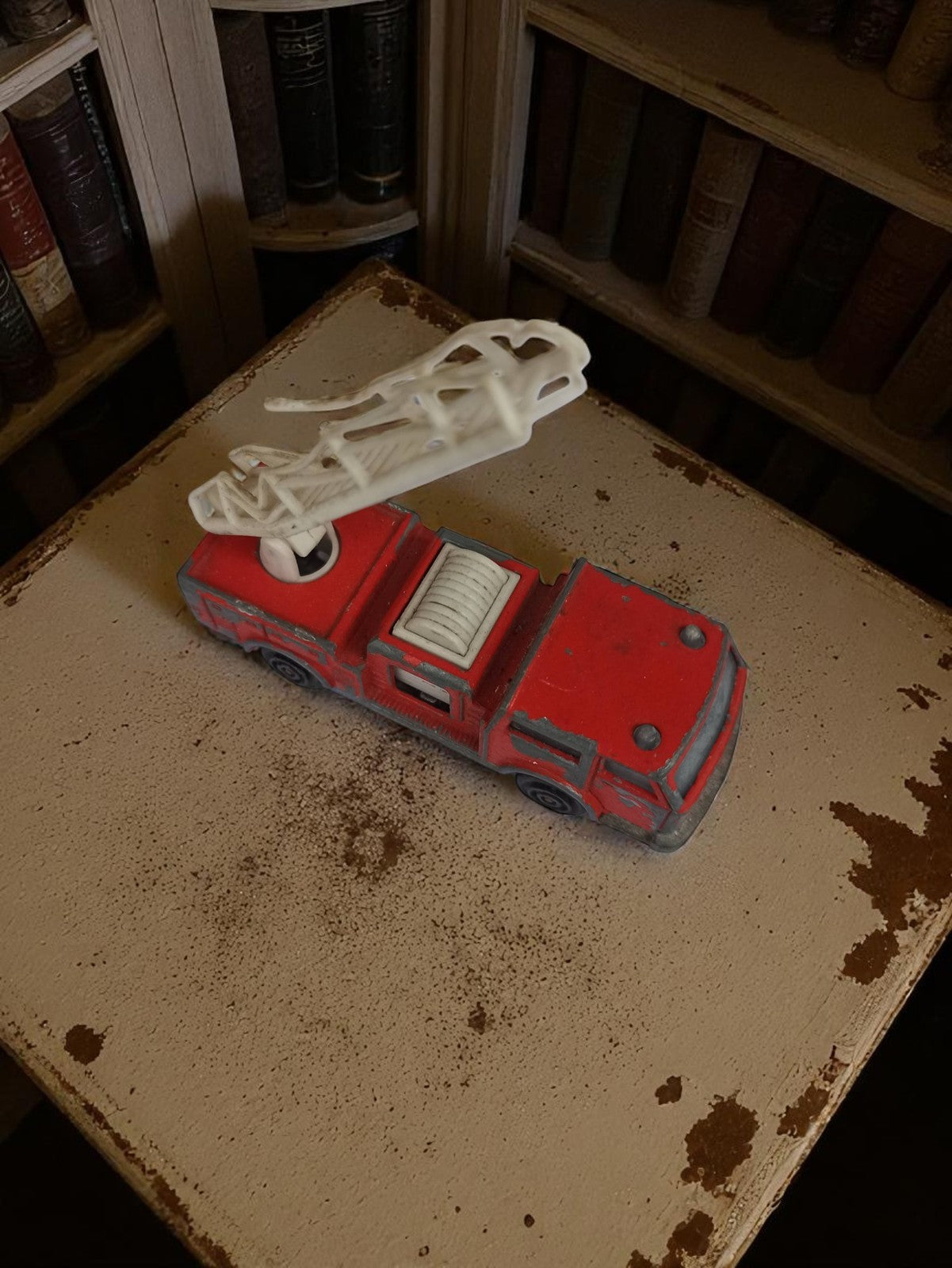 Camion de pompiers Majorette vintage ancien jouet rétro rouge grue plastique