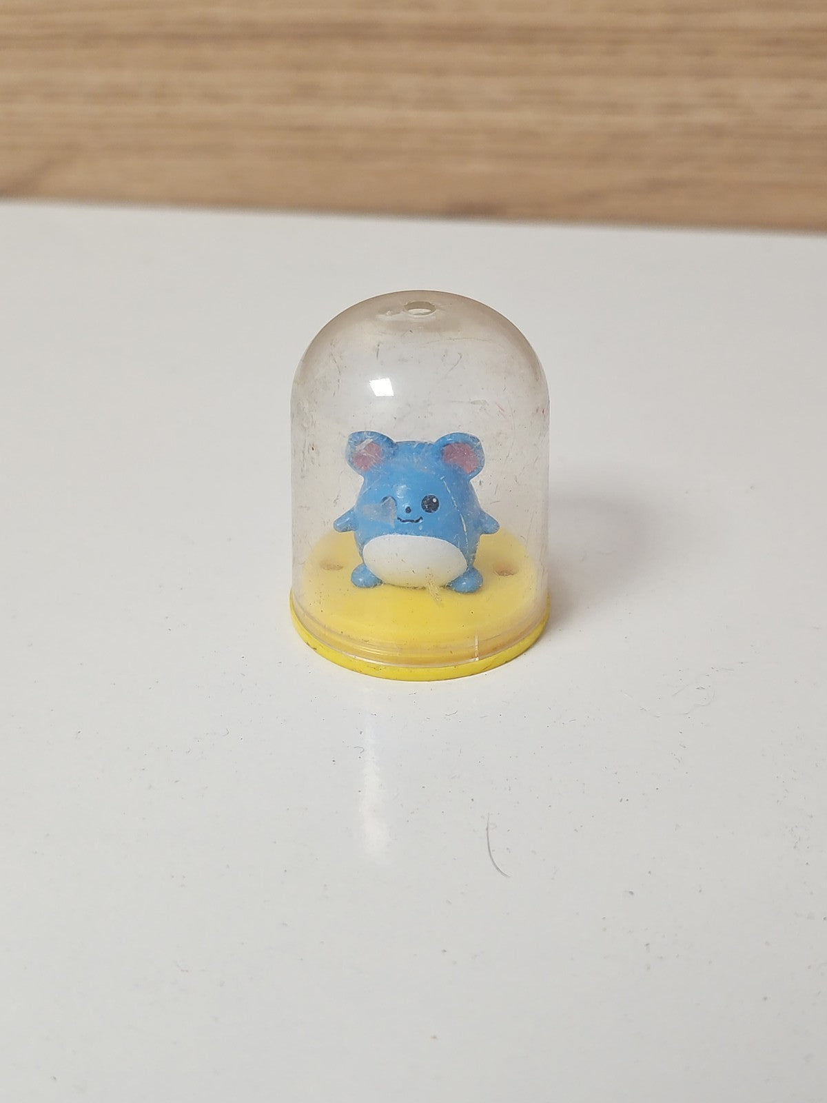 Nintendo 2000 Pokémon figurine under bell jar? Decorative vintage Pikachu toy