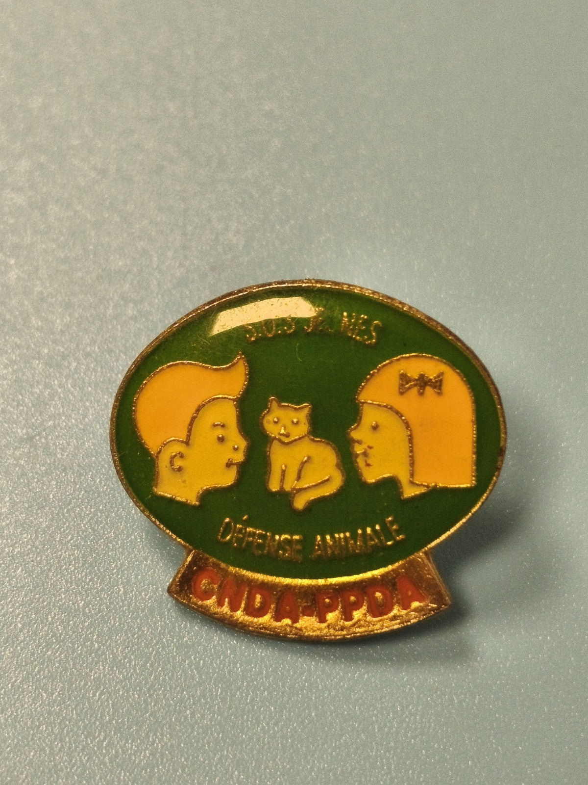 Vintage pin's CNDA PPDA défense animale émaillé vert jaune collection (Ref 13)