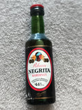 Mignonnette vintage Rhum Negrita Bardinet 44% bouteille ancienne pleine