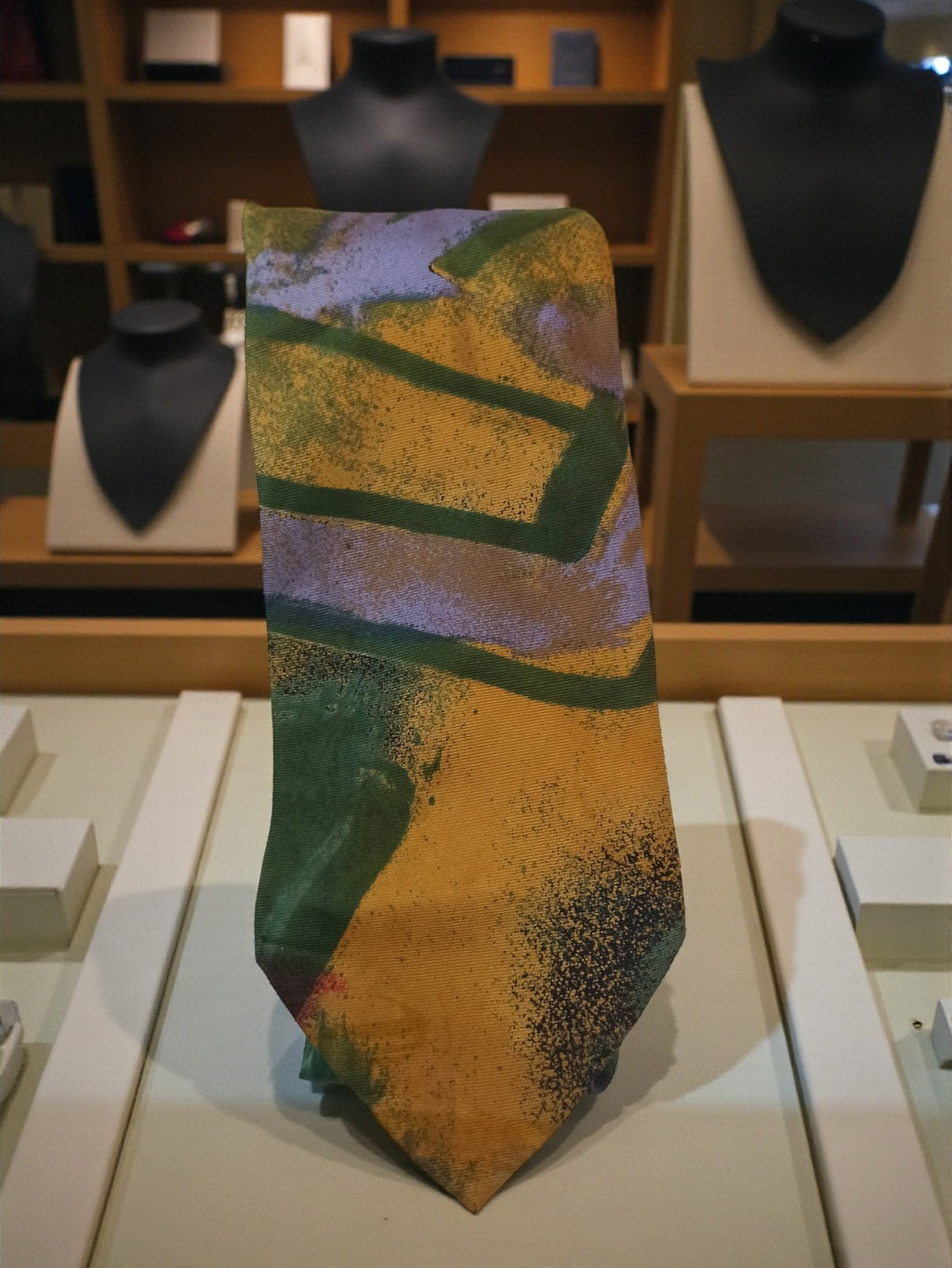Cravate vintage Pierre Lorrain soie motif abstrait jaune vert rétro élégant homm