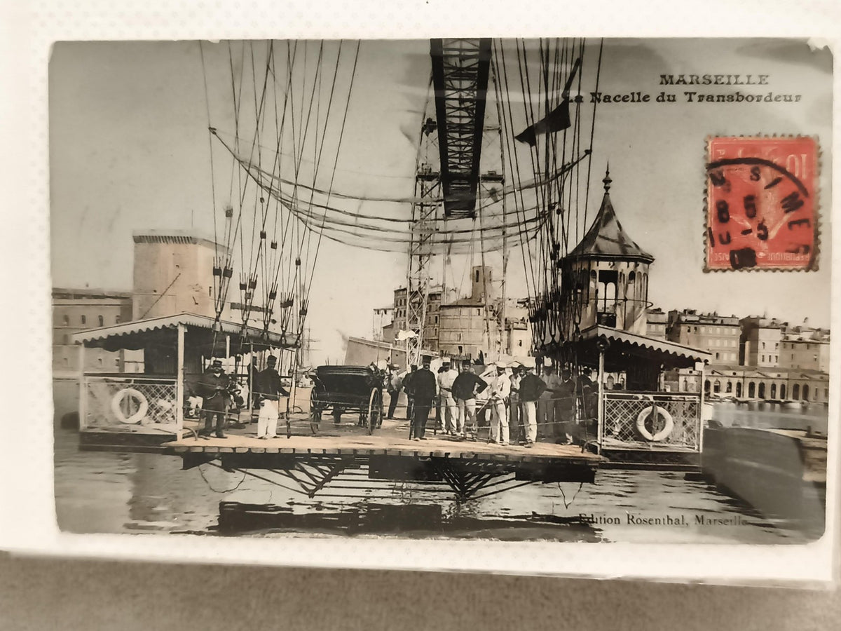 Carte postale ancienne Marseille Nacelle Transbordeur CPA animée timbre