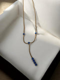 Collier vintage rétro doré perles bleu saphir, bijou fantaisie ancien