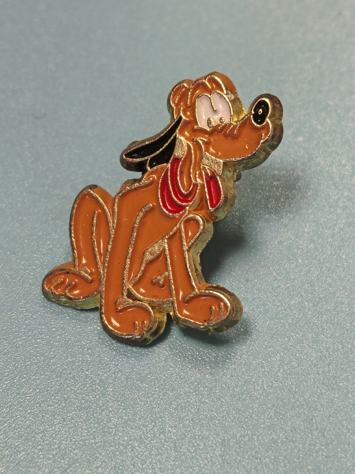 Vintage pin's Pluto Disney ancien émaillé, collection dessin animé (Ref 3)