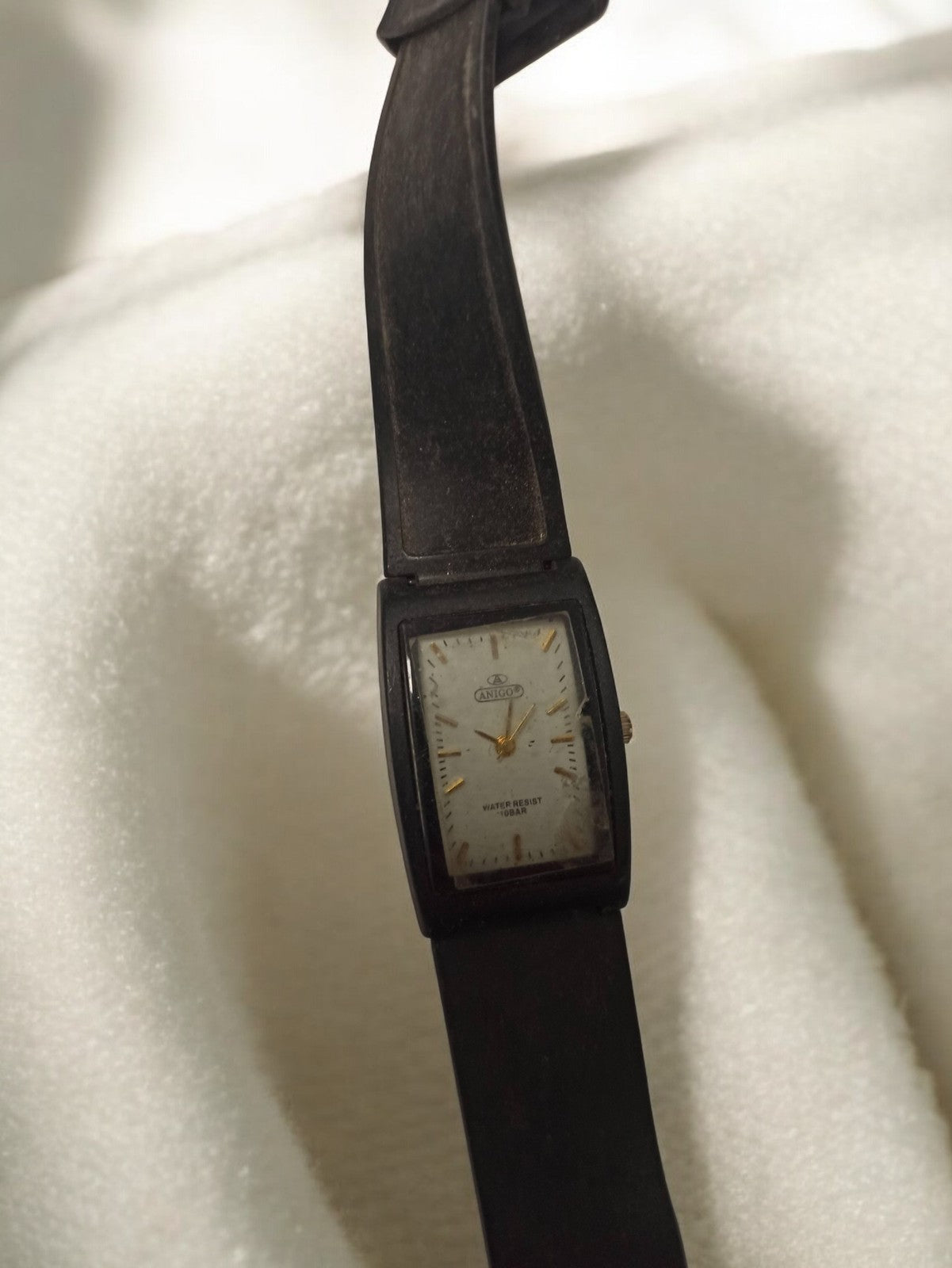 Montre femme vintage Anigoo rectangulaire cadran blanc rétro ancien