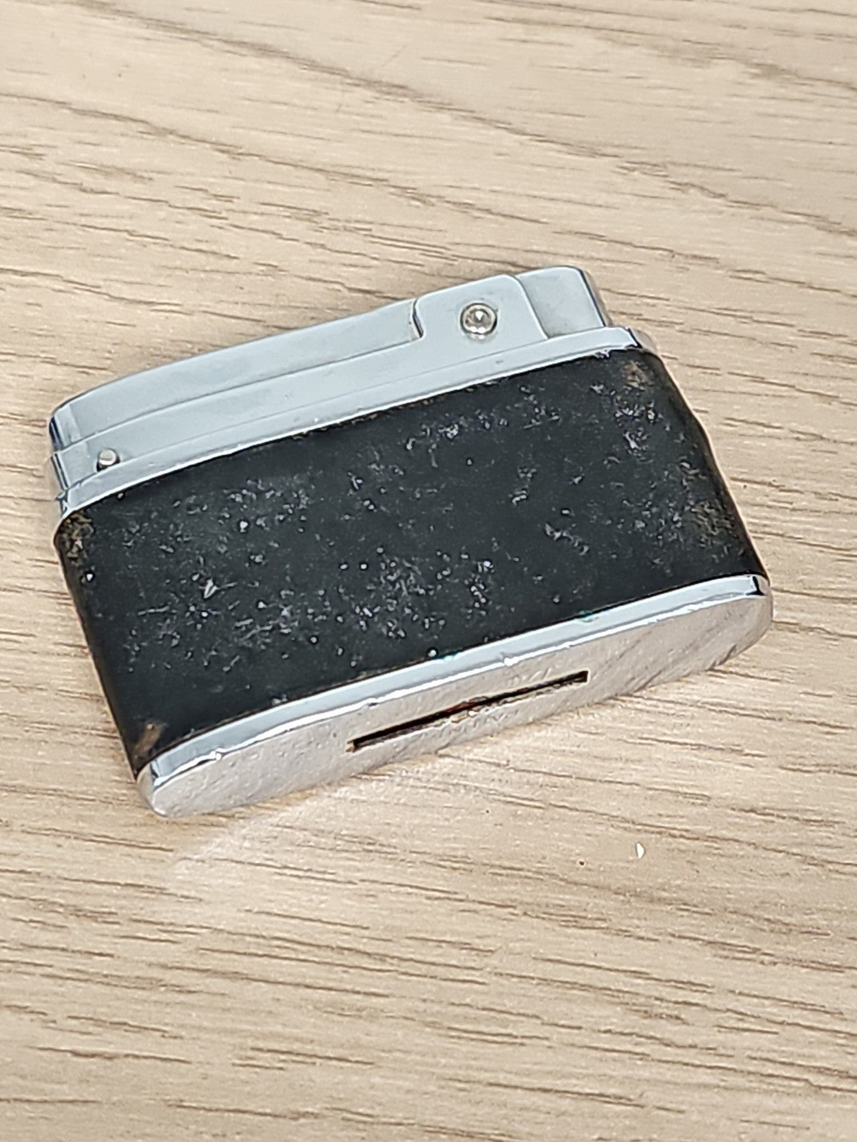 Briquet vintage Silver Match essence, finition noire usée, ancien à recharger