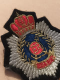 Écusson brodé ancien style royal couronne fil argent or blason vintage