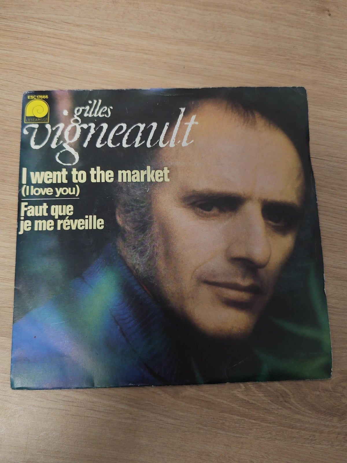 Vinyle 45 tours ancien Gilles Vigneault disque vintage chanson française rétro