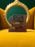 Pin's vintage GMF assurance auto rouge rétro années 90 L'ASSURANCE