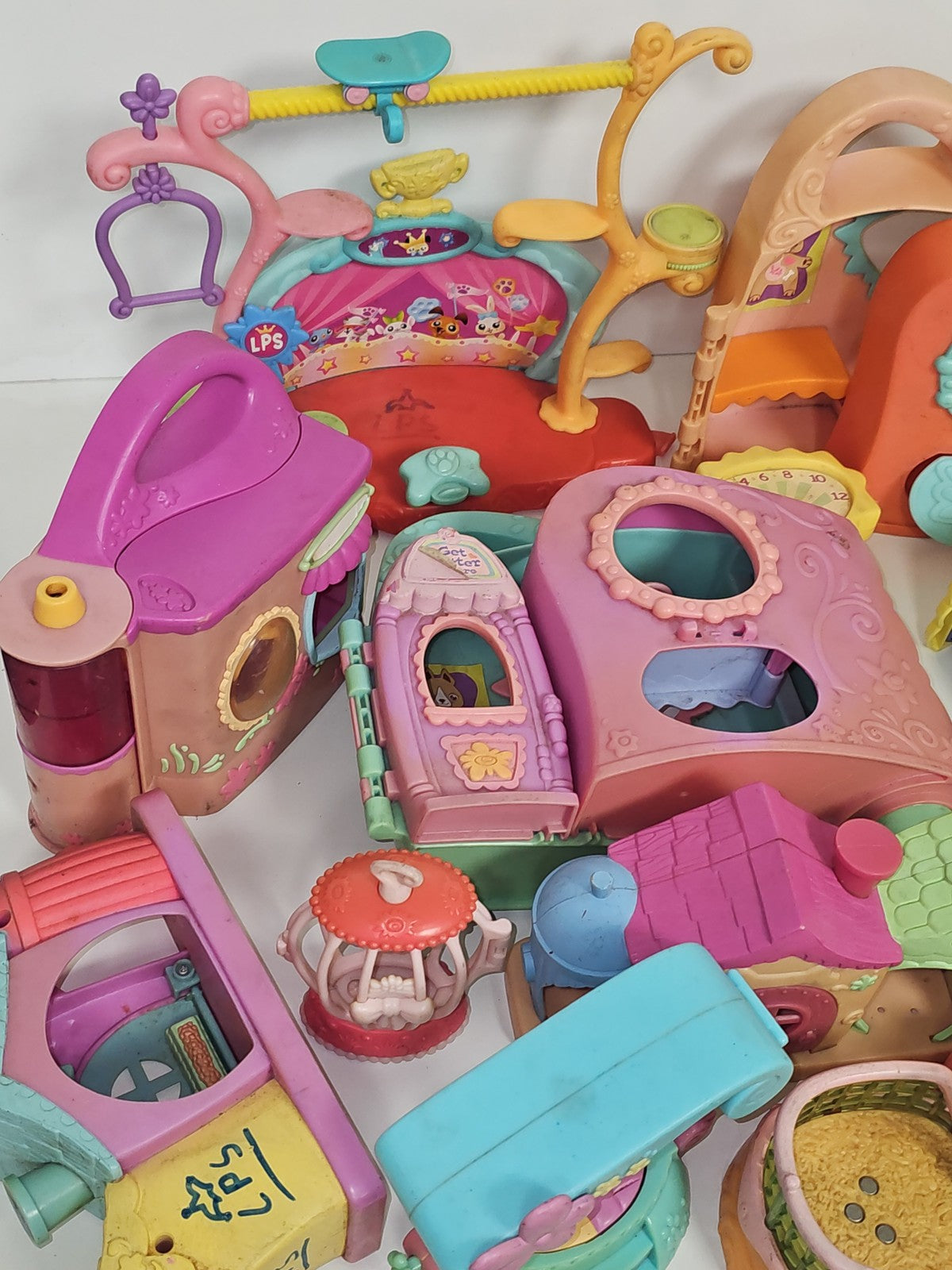 Gros lot maisons et accessoires Littlest Petshop Petshop maison animaux jouets e