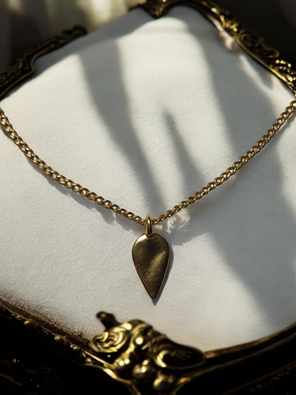 Collier ancien plaqué or pendentif goutte chaîne maille rétro soirée vintage
