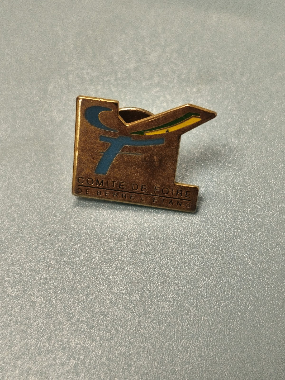 Pin's vintage Comité de Foire Berre l'Étang, émaillé, collection badge ancien