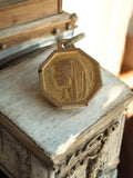 Pendentif religieux catholique vintage plaqué or, médaillon octogonal ancien