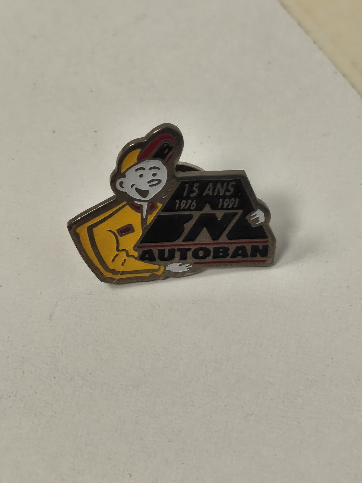 Pin's ancien rétro Autoban badge collection vintage objet publicitaire rare