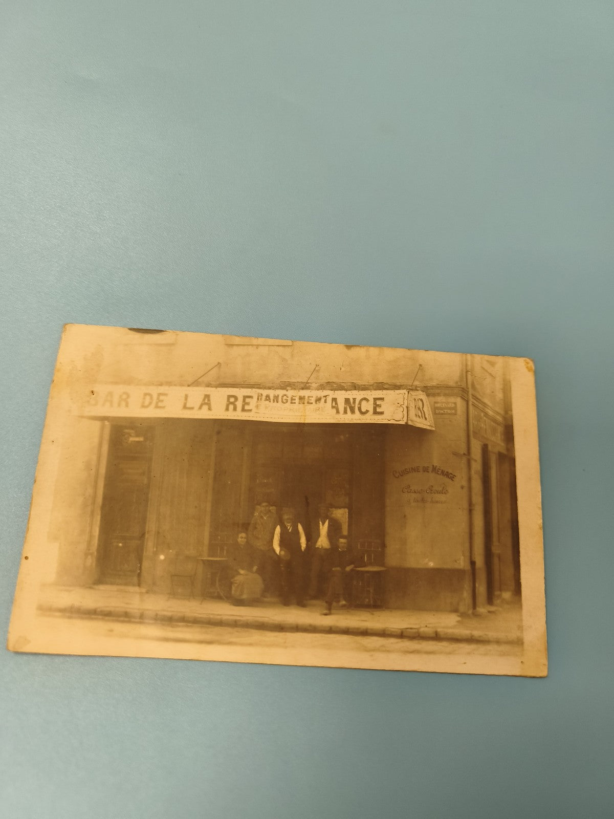 Carte postale ancienne CPA Bar de la Renaissance scène de rue France