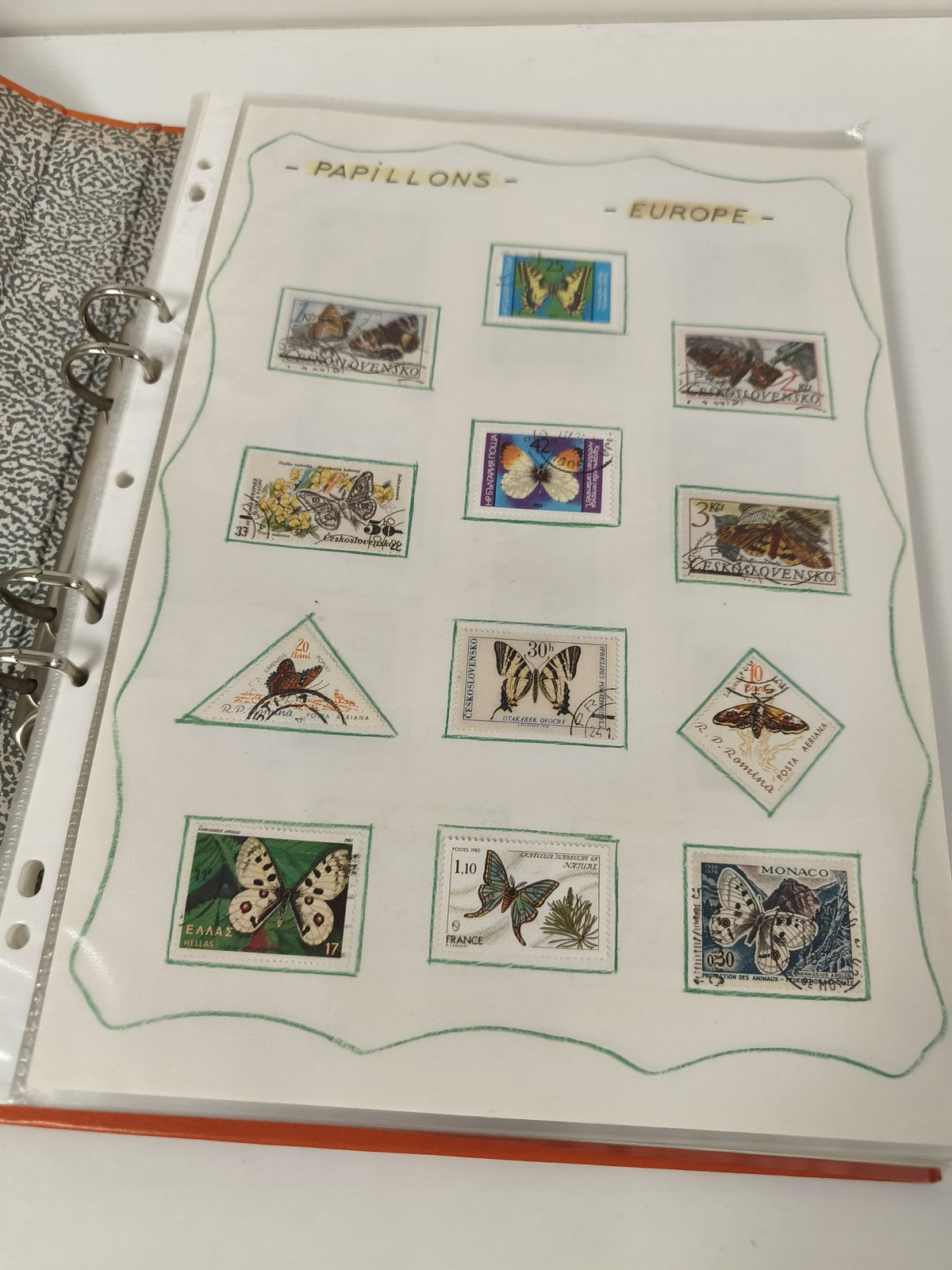 Gros classeur timbres papillons thématique Europe, multicolores, d'occasion