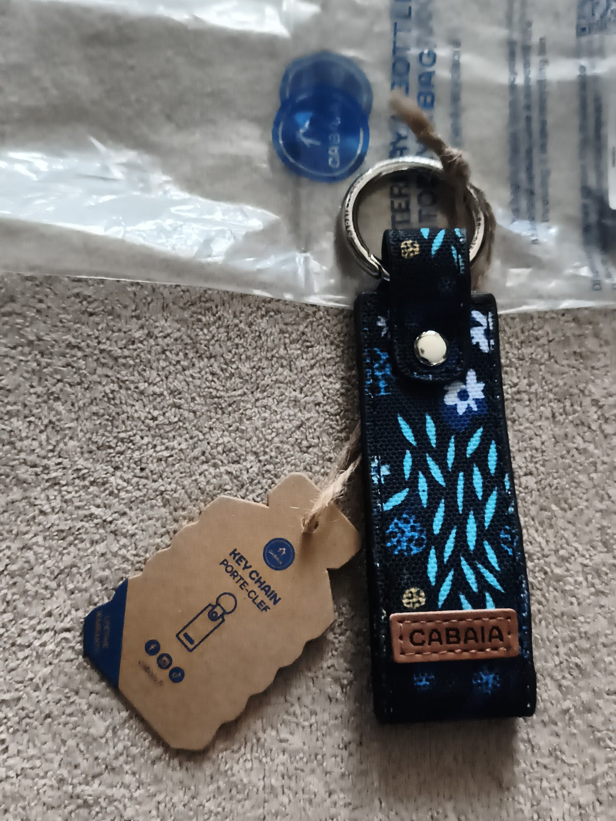 Porte-clés Cabaia motif fleuri bleu noir neuf accessoire trousseau bagagerie