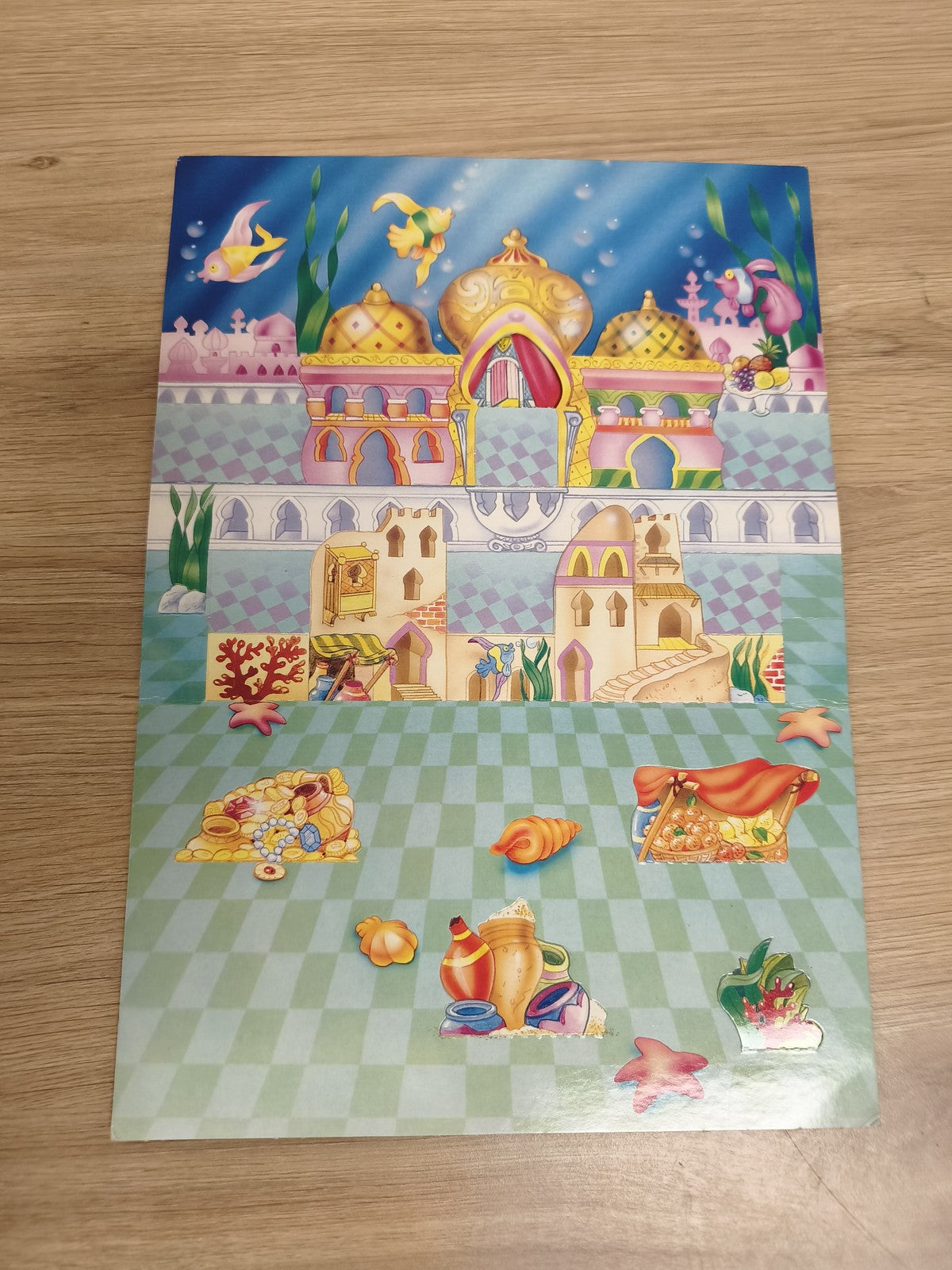 Ancien présentoir Kinder jouets décor château sous-marin vintage décoratif