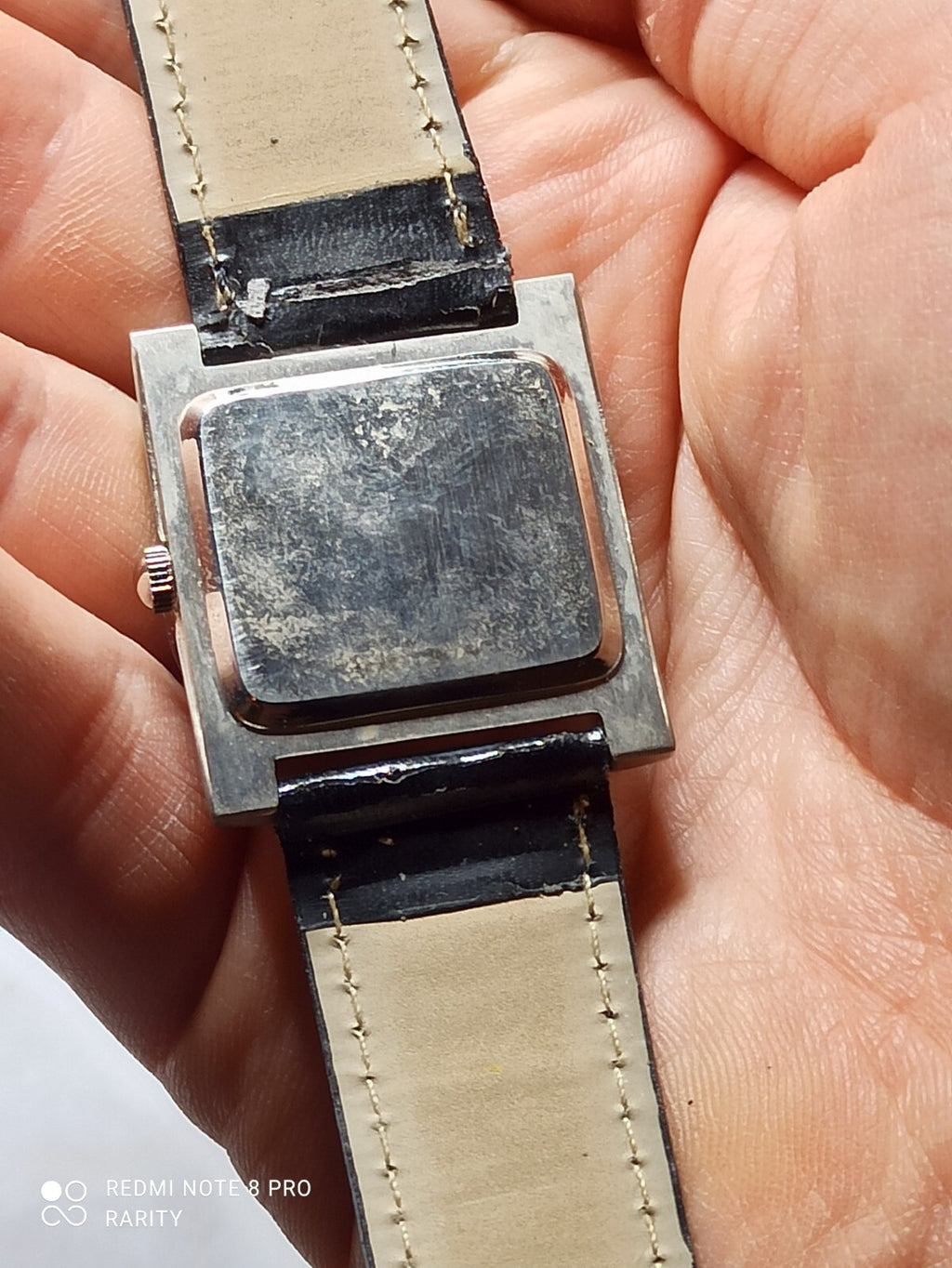 Montre homme vintage Norwich Union quartz cadran carré, bracelet noir usé
