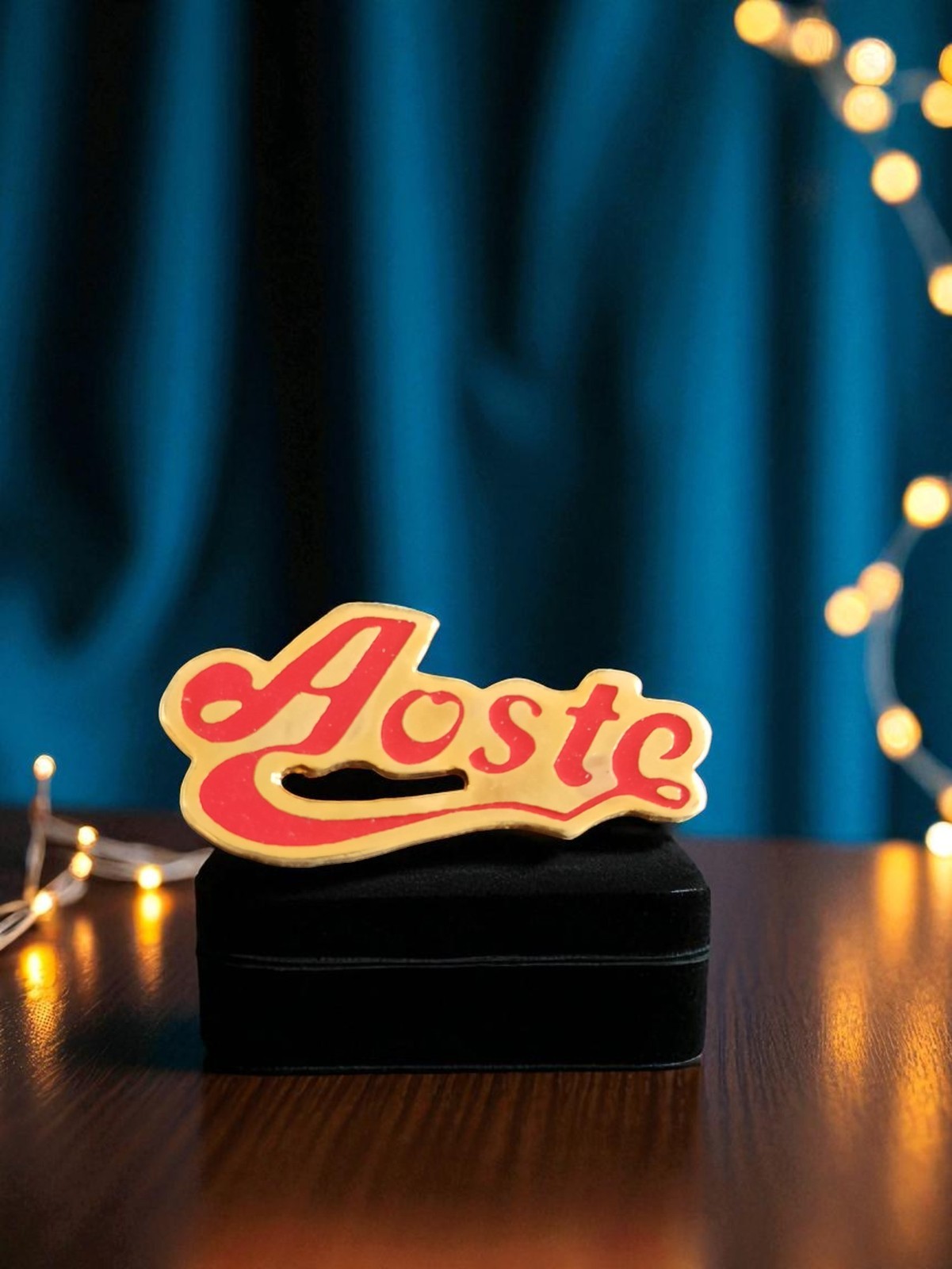 Pin's publicitaire vintage Aoste édition limitée logo rouge