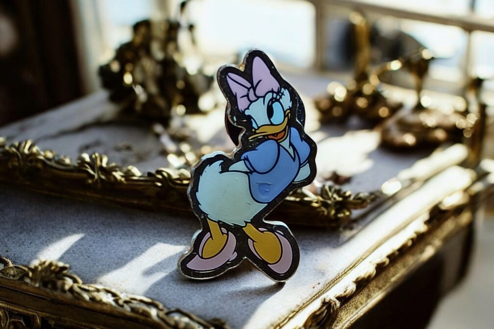 Pin's Daisy Tokyo Disneyland édition limitée Disney rare