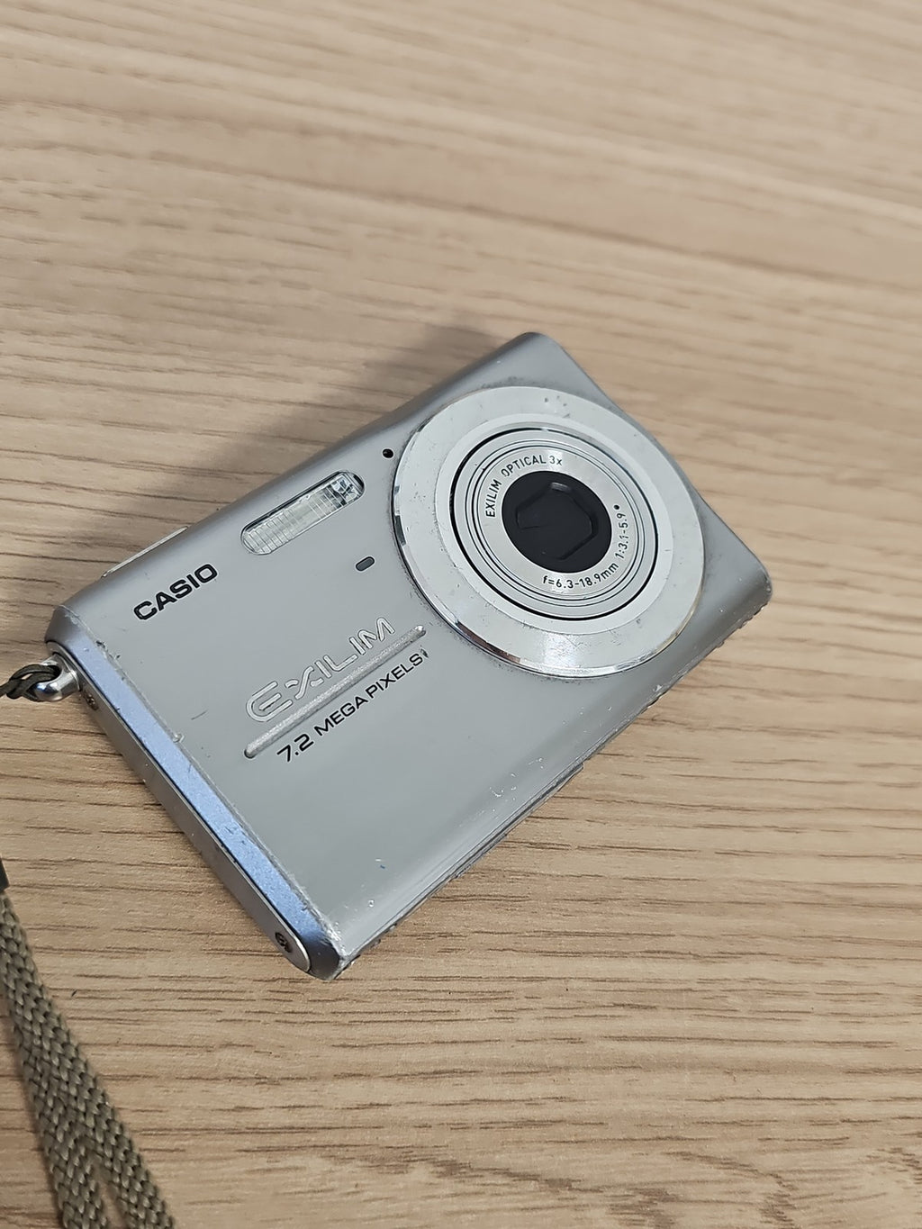 Appareil photo Casio Exilim compact 7.2 MP argenté HS pièces