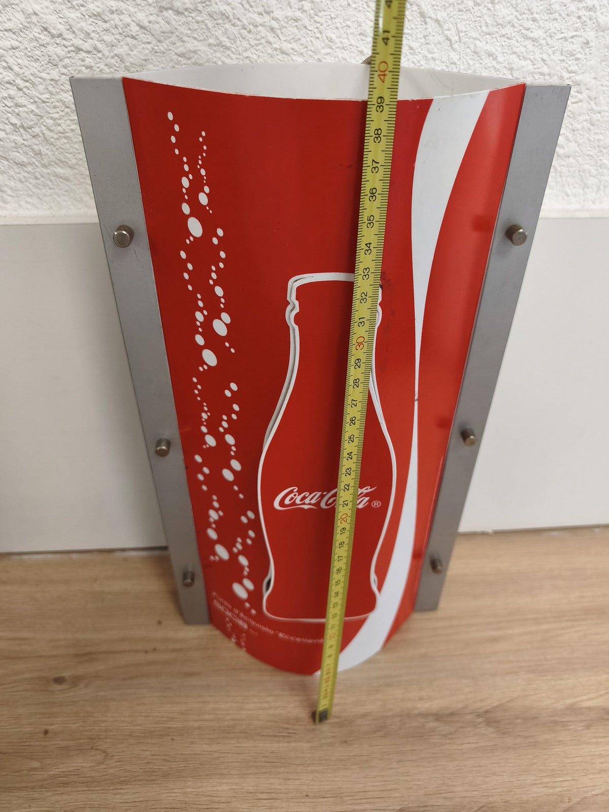 Lampe murale Coca Cola by Slamp édition spéciale design Samuel Parker rouge
