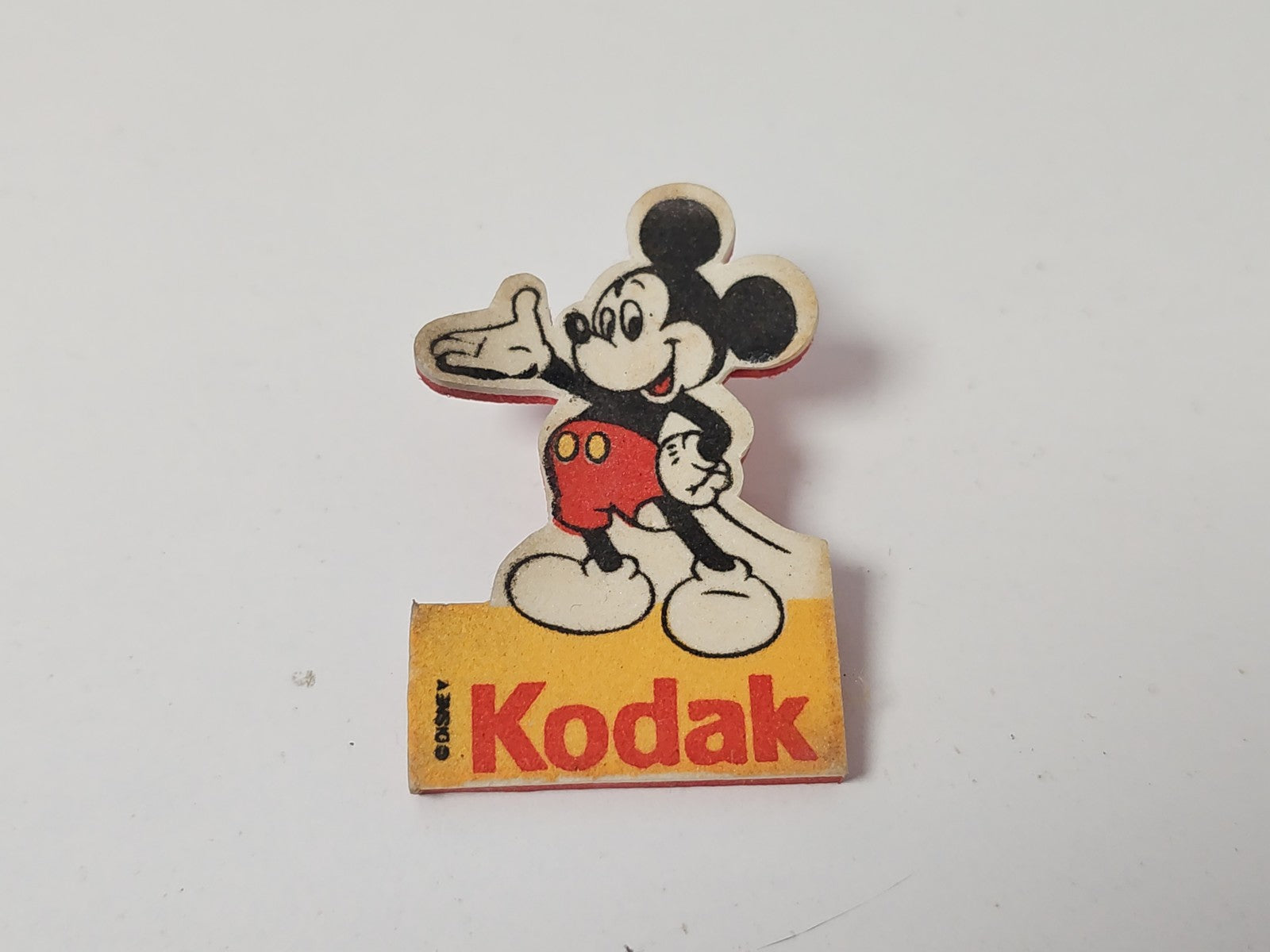 Pin's ancien Disney Mickey Mouse collection vintage rétro badge broche collector