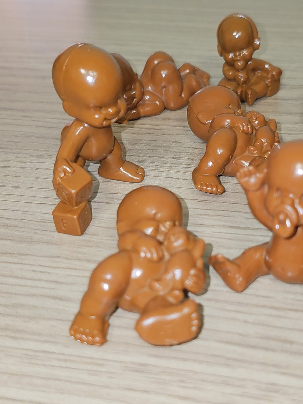 Lot de petites figurines Babies vintage anciennes, collection rétro rare marque
