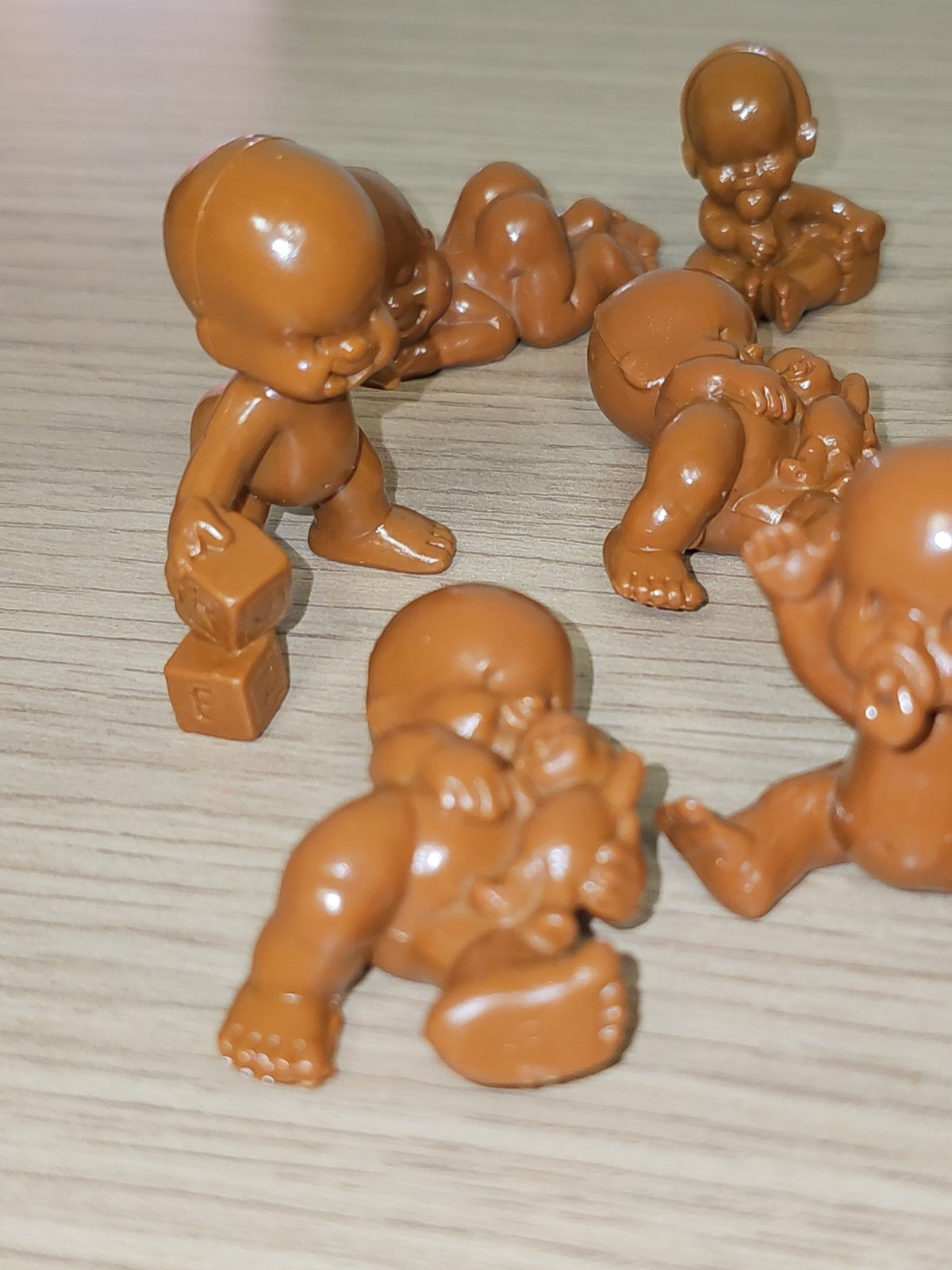 Lot de petites figurines Babies vintage anciennes, collection rétro rare marque