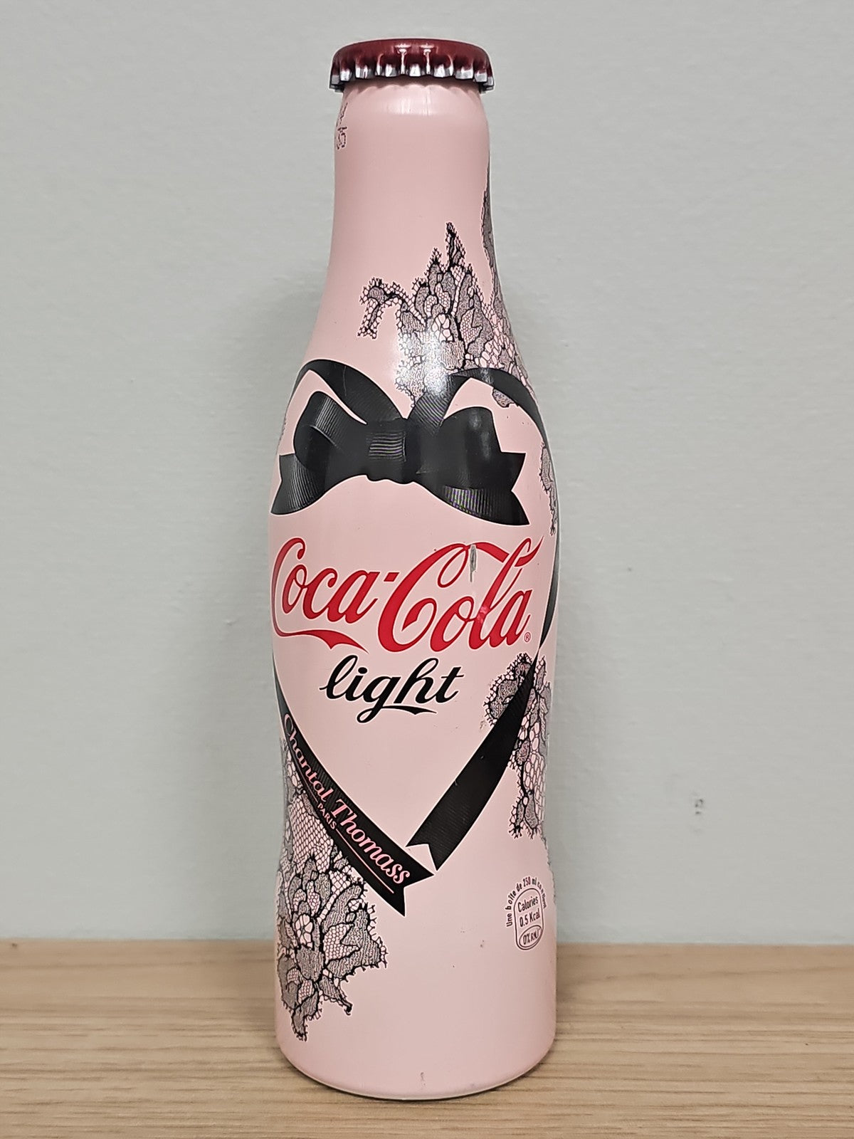 Bouteille Coca Cola pleine design Chantal Thomass édition spéciale boisson scell