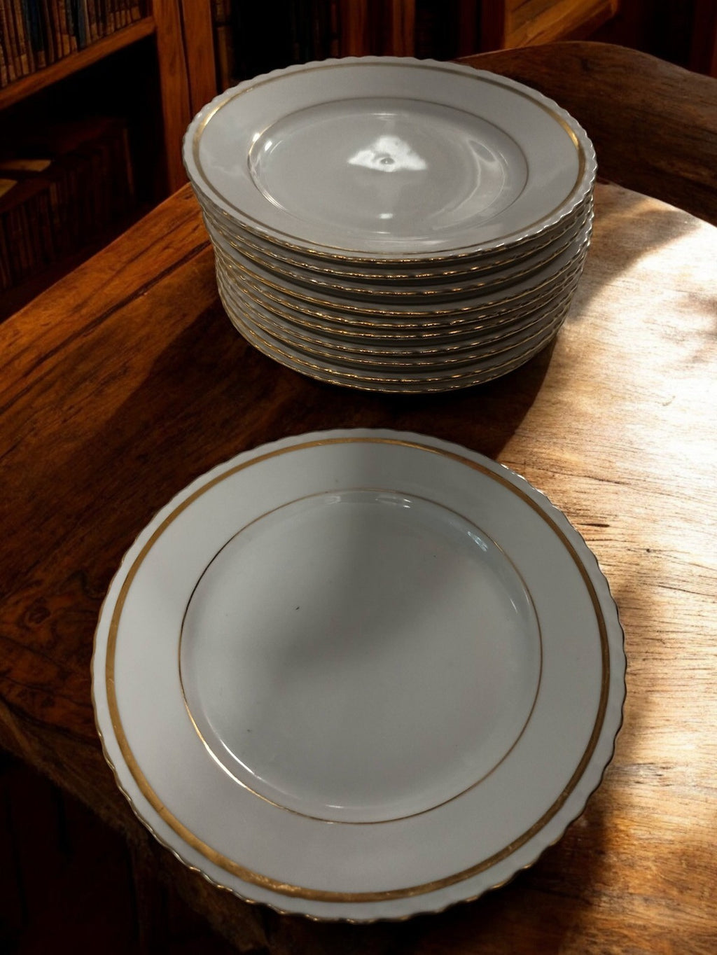 Lot 12 assiettes porcelaine blanche ADP France liseré doré vintage rétro