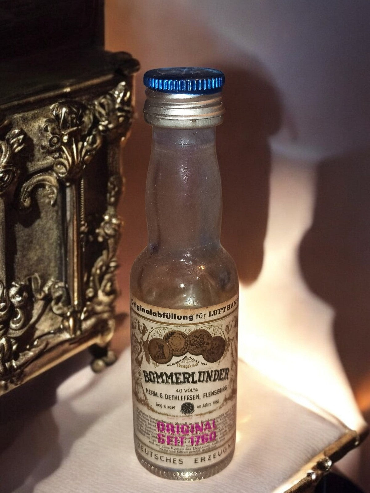 Mini bouteille Bommerlunder mignonette alcool vintage étiquette relief
